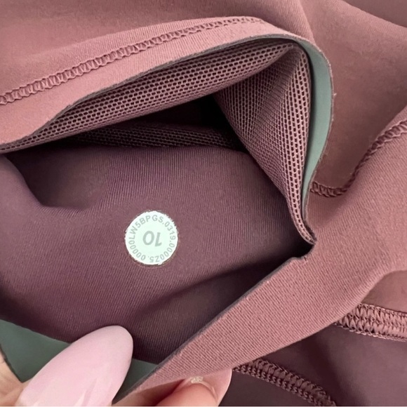 Size 10 Lululemon - Picture 3 of 5